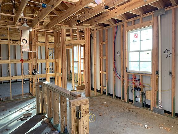 3rd image of 7000 Creekside Ln