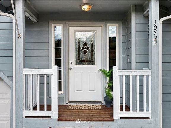 3rd image of 1072 Bowen Way E