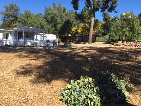 HUGE - lovely yard ~!