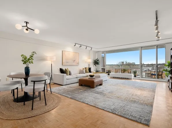 45 Longwood Ave APT 801, Brookline, MA 02446