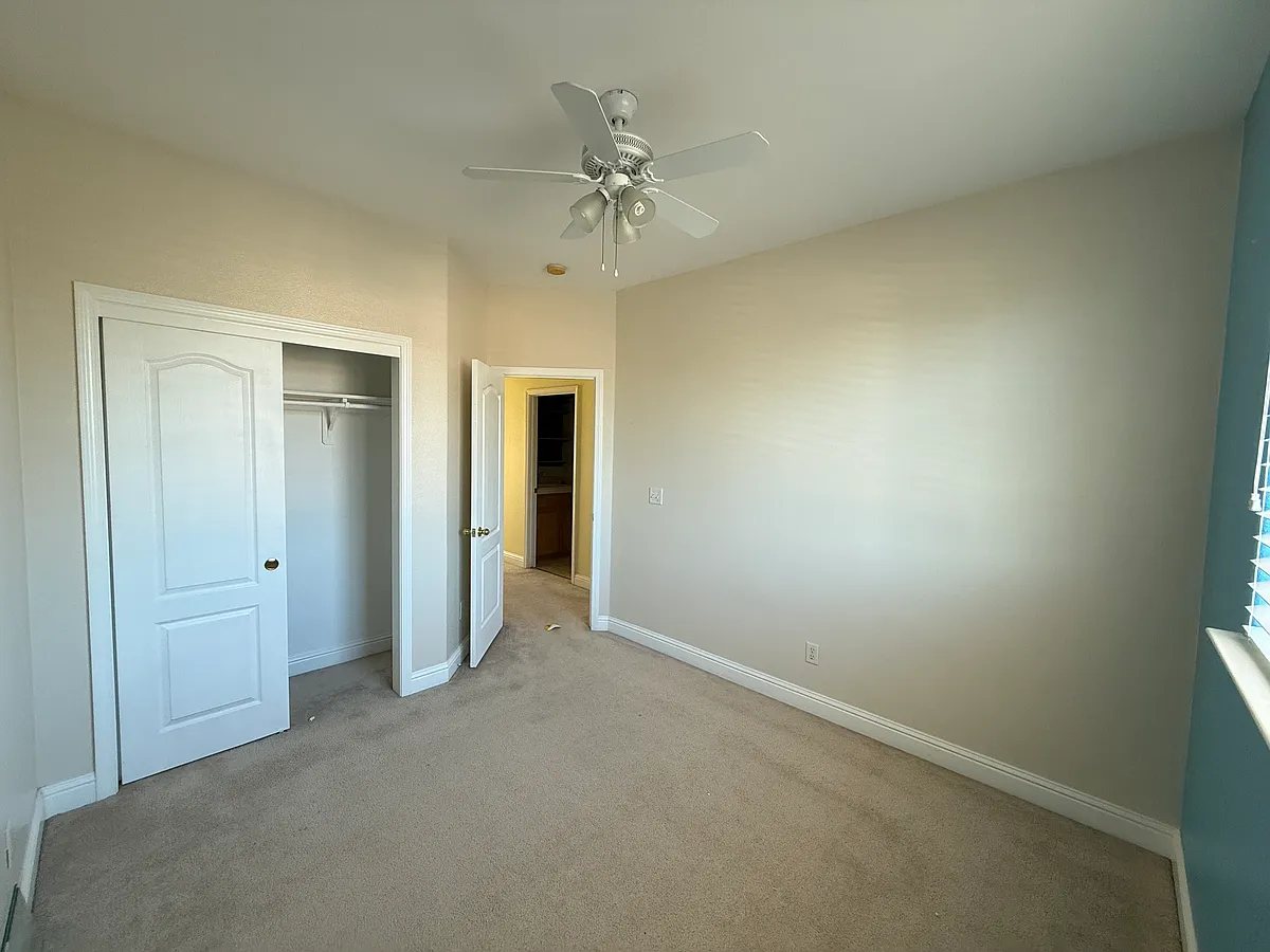 Building Photo - 2616 Robinwood Ave