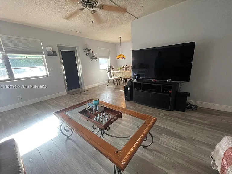 279 Markham M #M — Photo 7