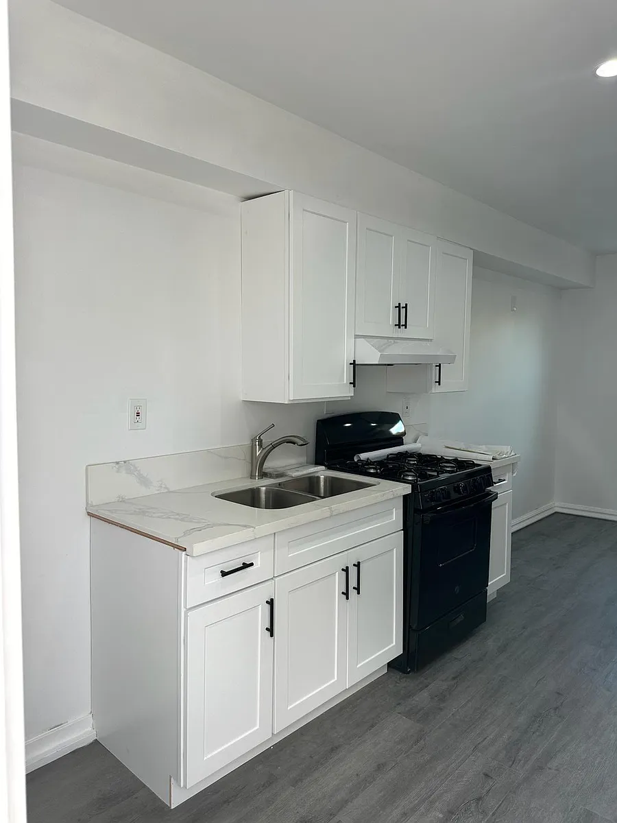Building Photo - 5545 Atlantic Ave #A