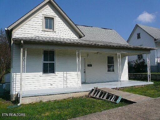 1st image of 427 E Oldham Ave
