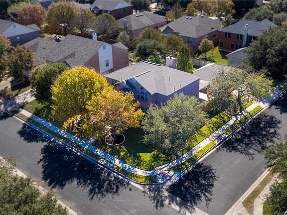 4th image of 1101 Del Roy Dr