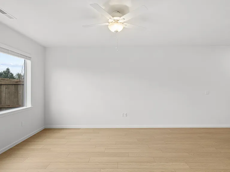 1409 NE 185th Ave — Photo 32