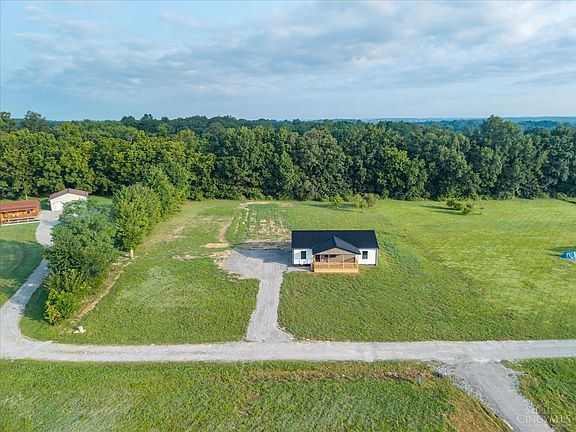 5th image of 388 Silver Ln