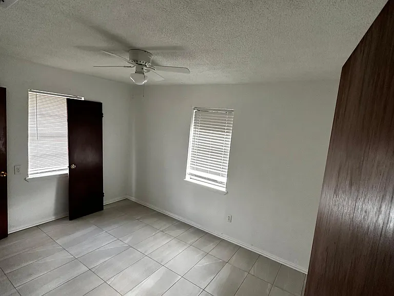 604 Sauz St — Photo 11