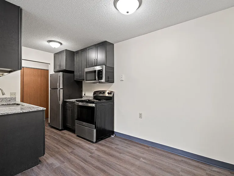 The Edge Apartments — Photo 11