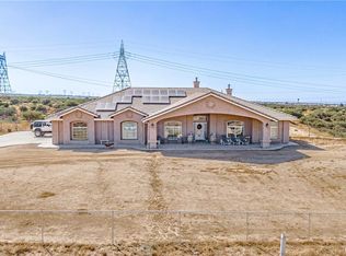7470 Rodeo Rd, Oak Hills, CA 92344