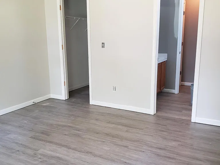 410 Sapphire Dr — Photo 7
