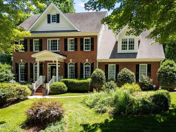 121 Flint Point Ln, Holly Springs, NC 27540