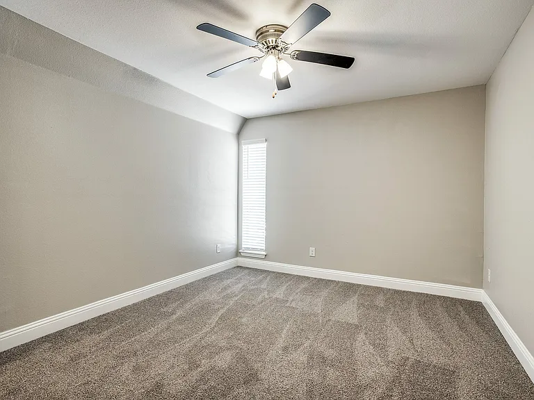 808 E Sanford St — Photo 4