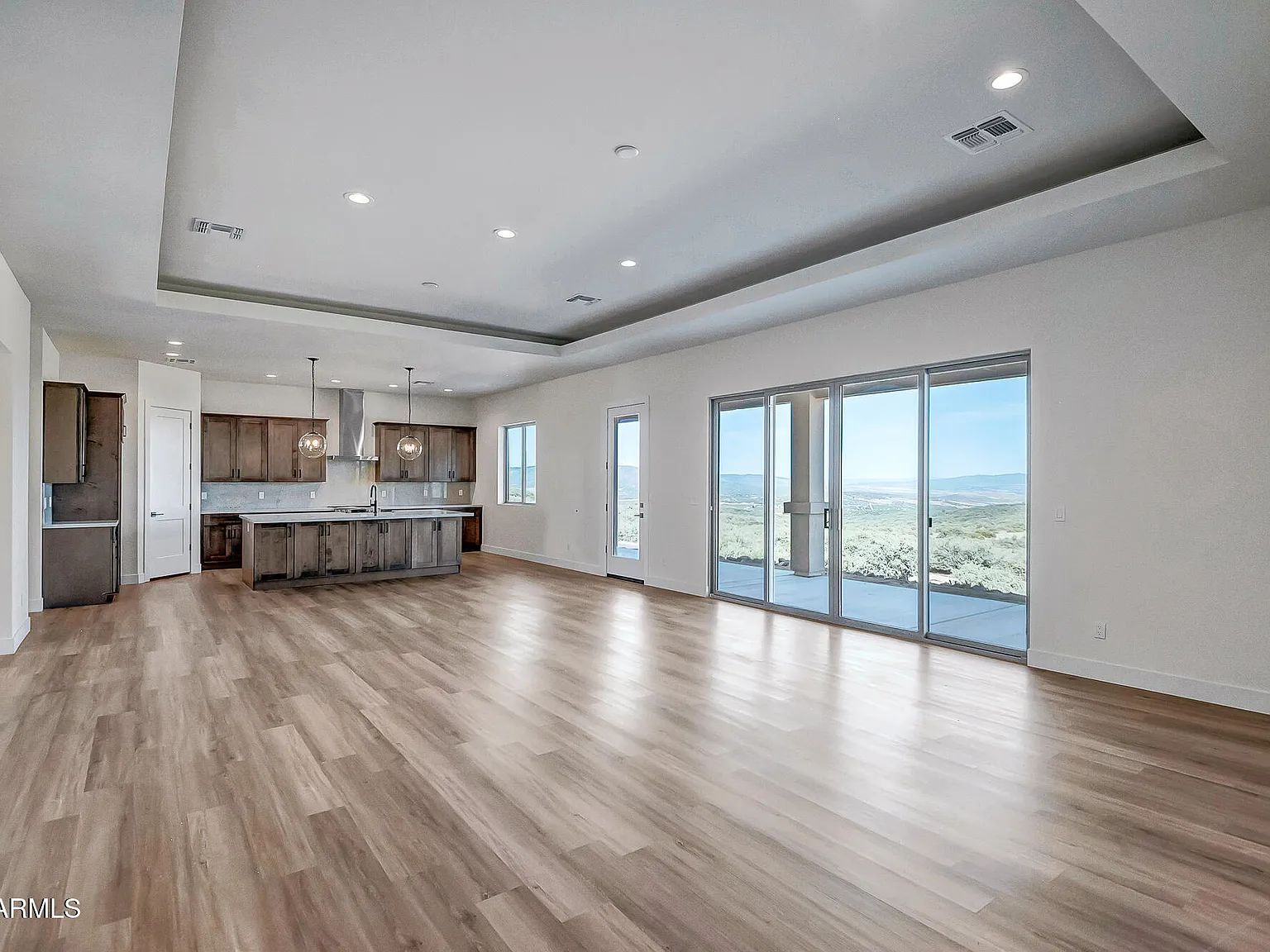 4 bed, 2.5 bath, 2446 sqft, $4,500 — Photo 4