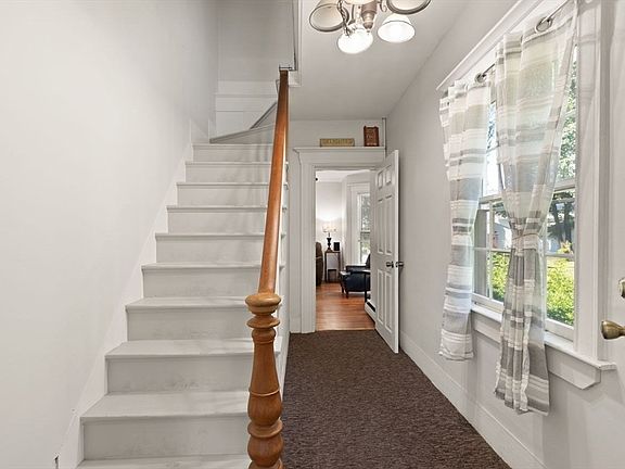5th image of 19 Wentworth Ave