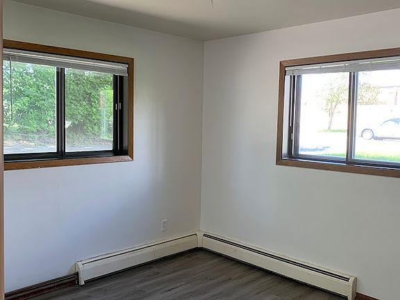 2nd image of 915 7th Ave N #1