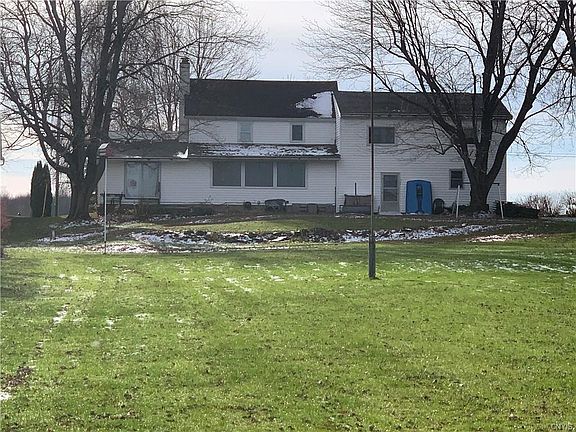 3rd image of 365 Barrett Ln