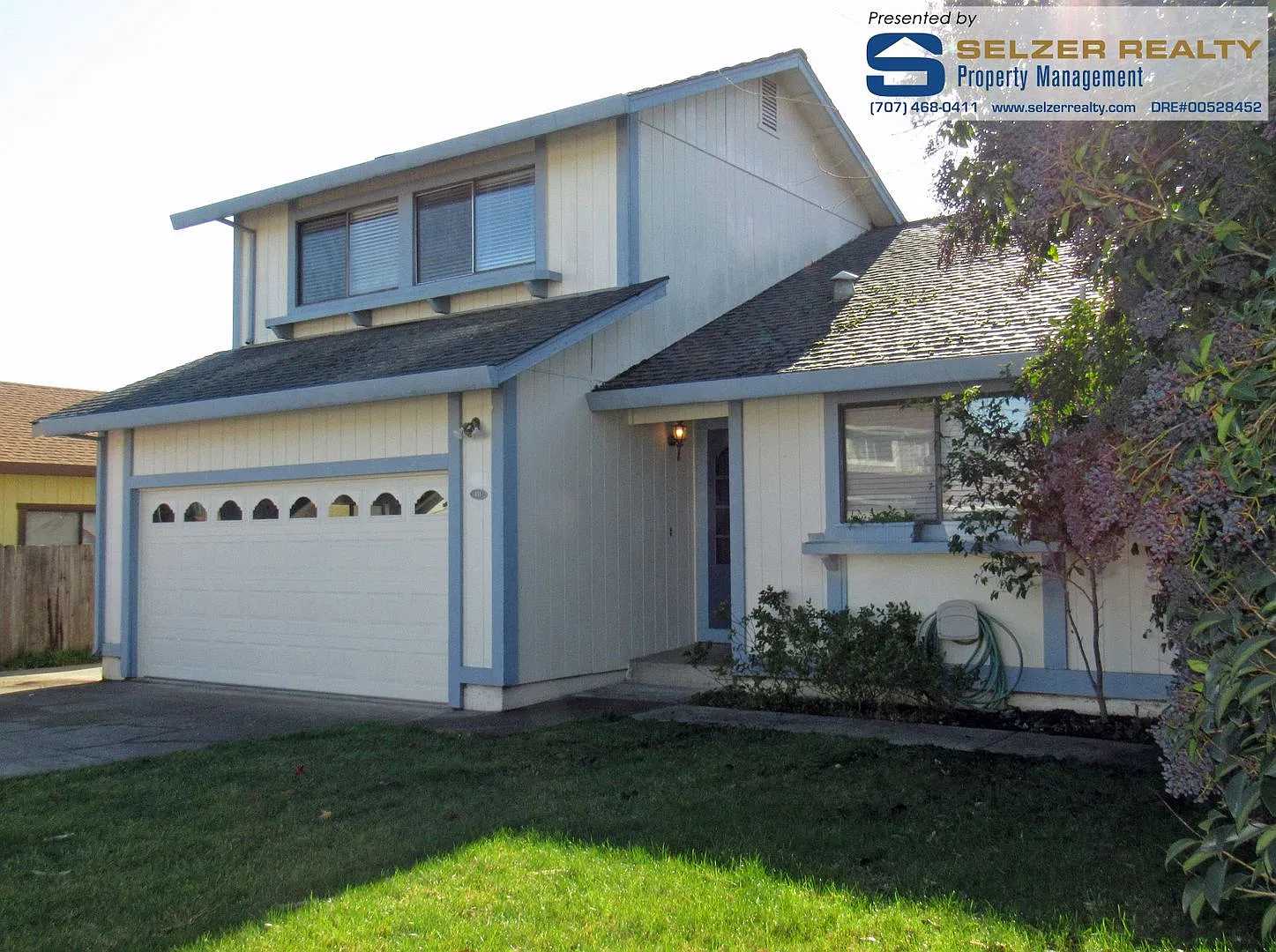 Comfortable 3 bd. home w/ inground pool near schools, parks, & shopping! — Photo 2