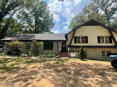 696 Country Club Dr, Senatobia, MS, 38668