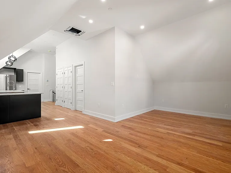 26 Annabel St #3.1 — Photo 13