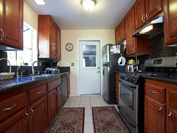 Nicely updated Kitchen
