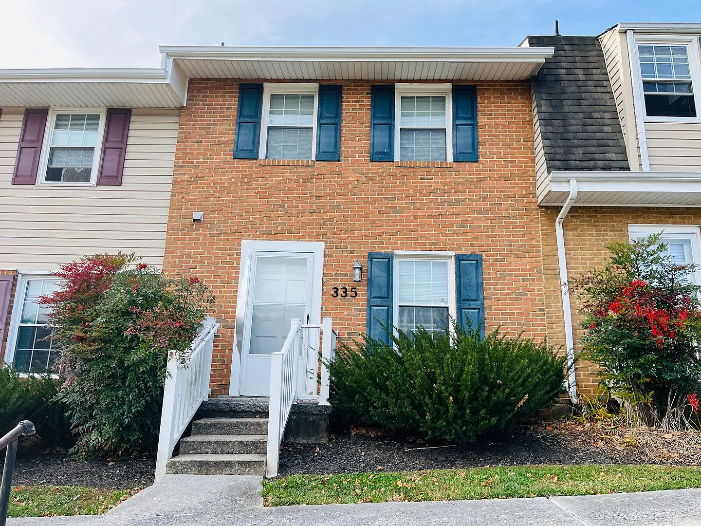 2 Bedroom, 1.5 Bath Townhouse — Photo 1