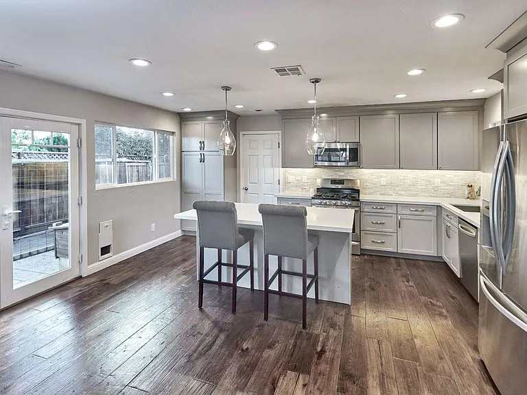 3124 Cyrus Ave — Photo 1