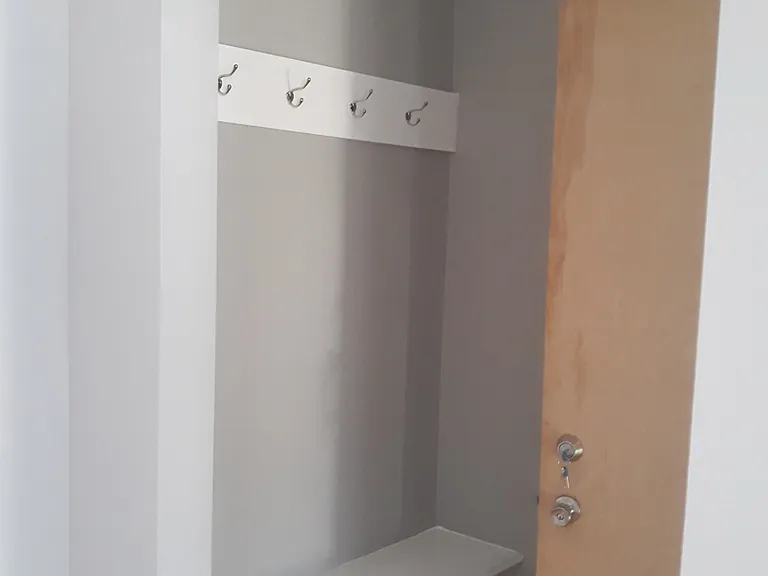 1644 W Pratt Blvd — Photo 5