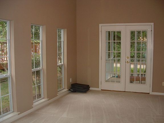 Keeping room adjacent to screened porch