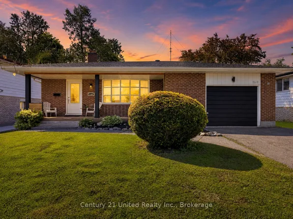 1169 Danita Blvd, Peterborough, ON K9J 7J9
