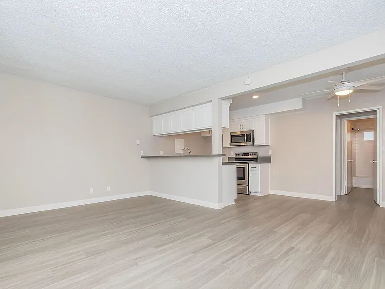 Wardlow Apartments — Photo 25