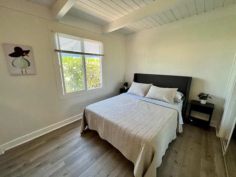 601 Middle Rd — Photo 14
