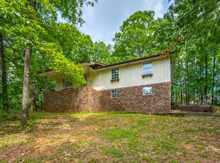 705 Scenic Dr, Rossville, GA