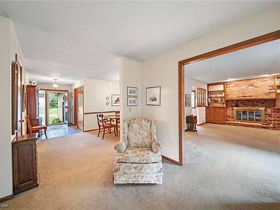 3rd image of 9260 Hidden Glen Dr