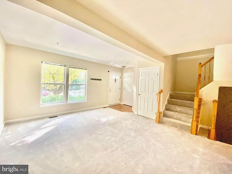 13765 Palmetto Cir — Photo 3