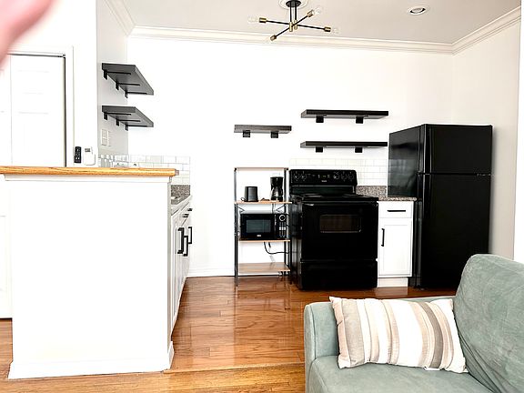 5th image of 1108 S Detroit Ave APT A4