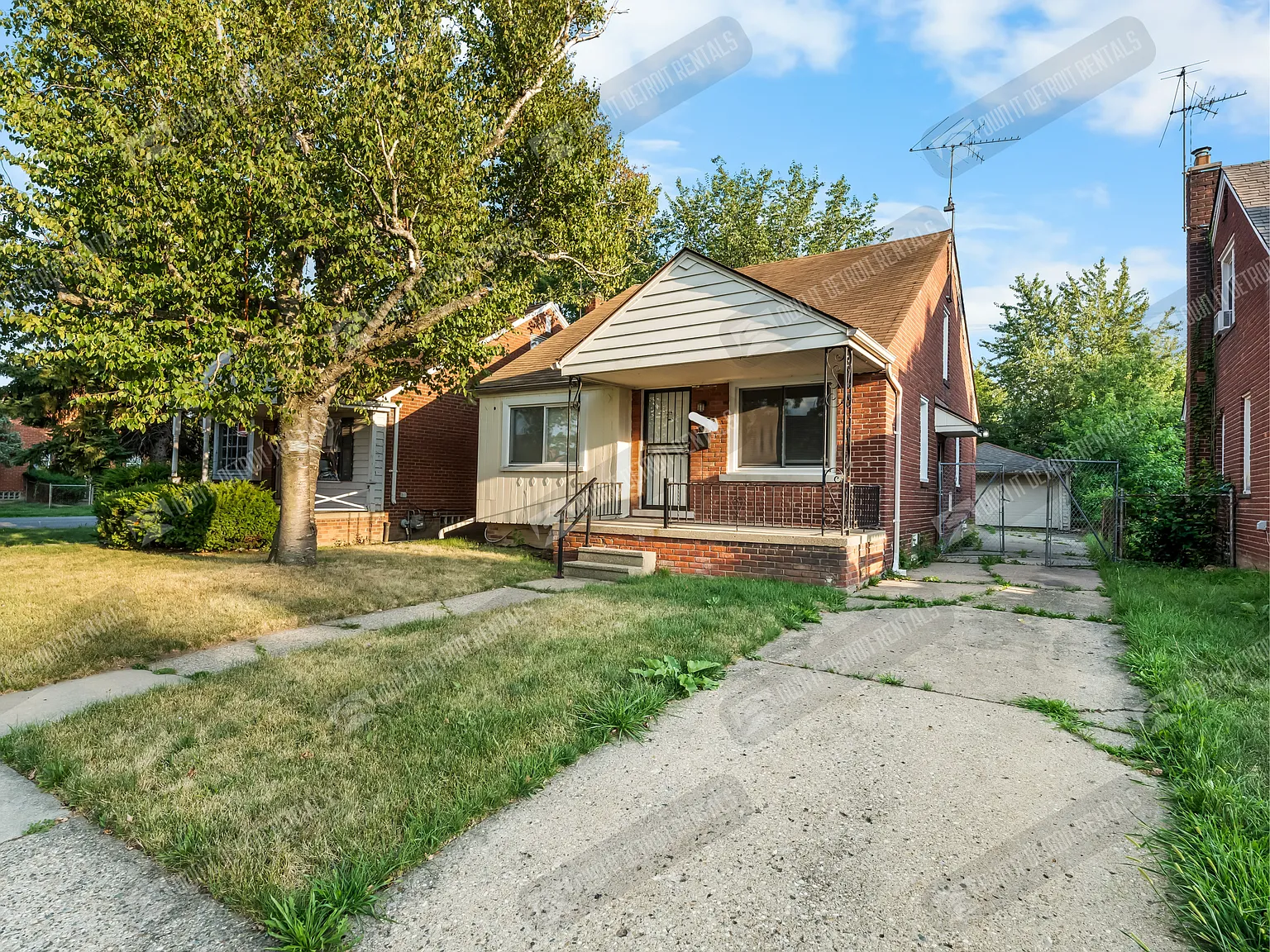 House-Bungalow — Photo 2