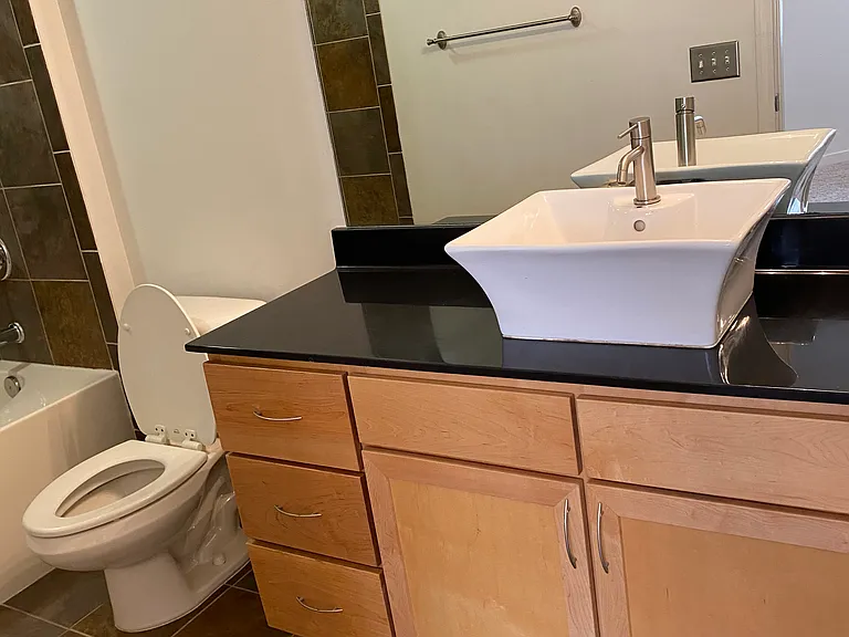 3000 Vanderbilt Pl #320 — Photo 24