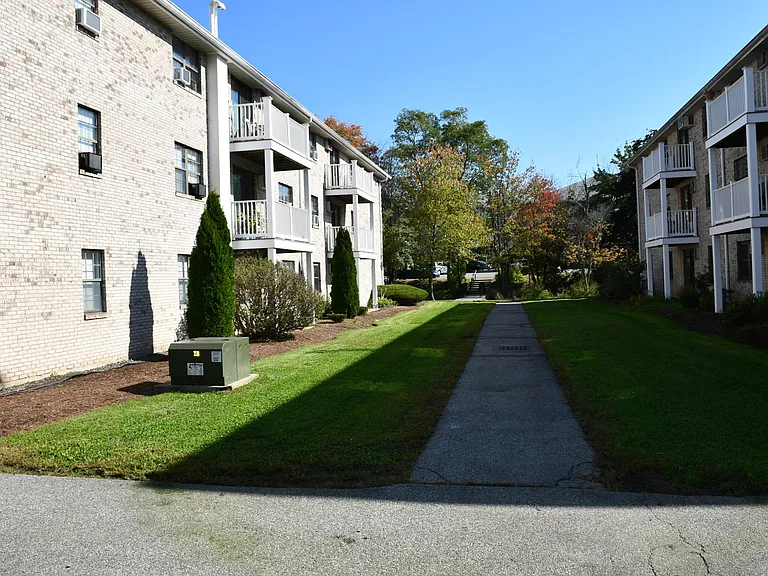 10 Kenmar Dr #41 — Photo 4