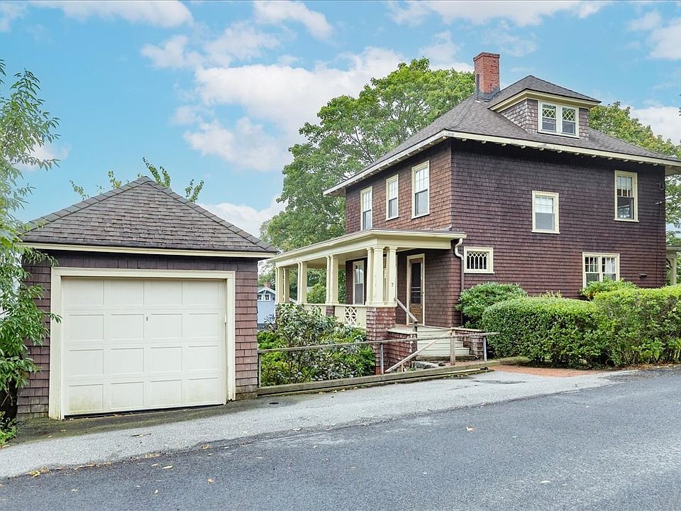 1st image of 7 Intervale Rd