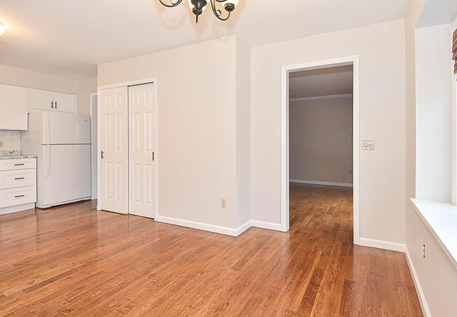 3 bed, 1268 sqft, $2,950 — Photo 4
