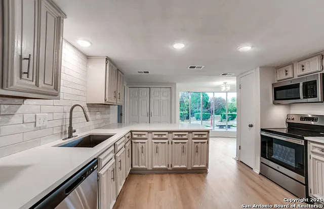 3418 Wimbledon Dr — Photo 22