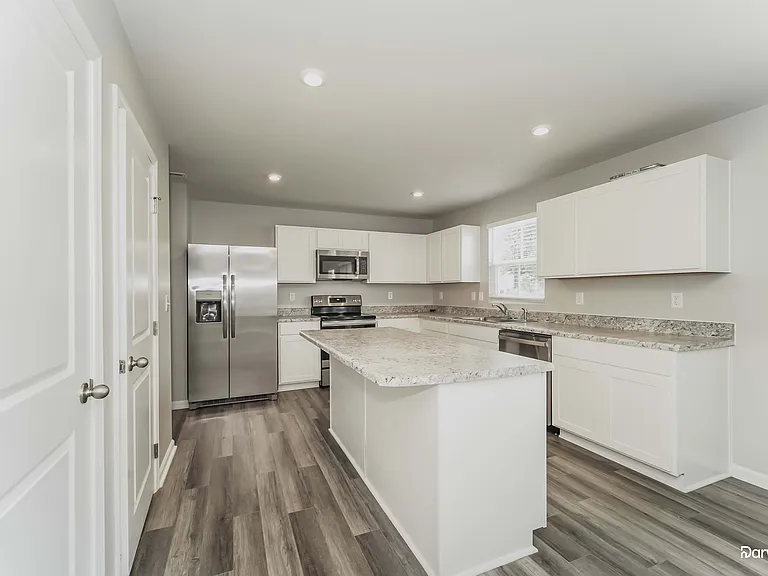 1017 Jeffrey Ct SW — Photo 5