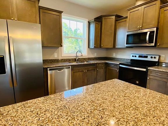 4th image of 359 Lily Cir