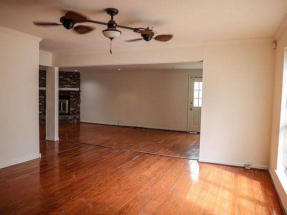 2nd image of 852 Sun Valley Rd