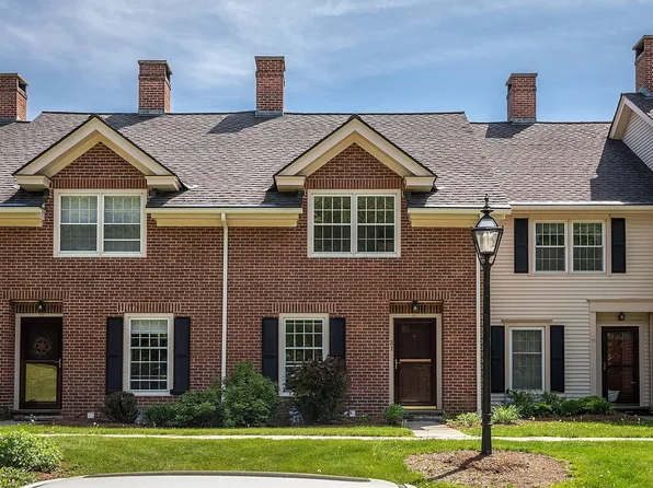 21 Townhouse Way, Woodstock, VT 05091