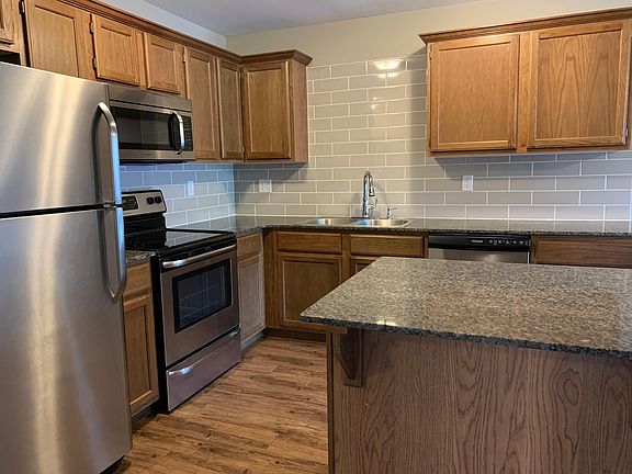 2nd image of 3001 SW Amberwood Blvd #1