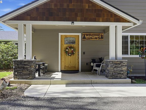 3rd image of 93684 Marcola Rd