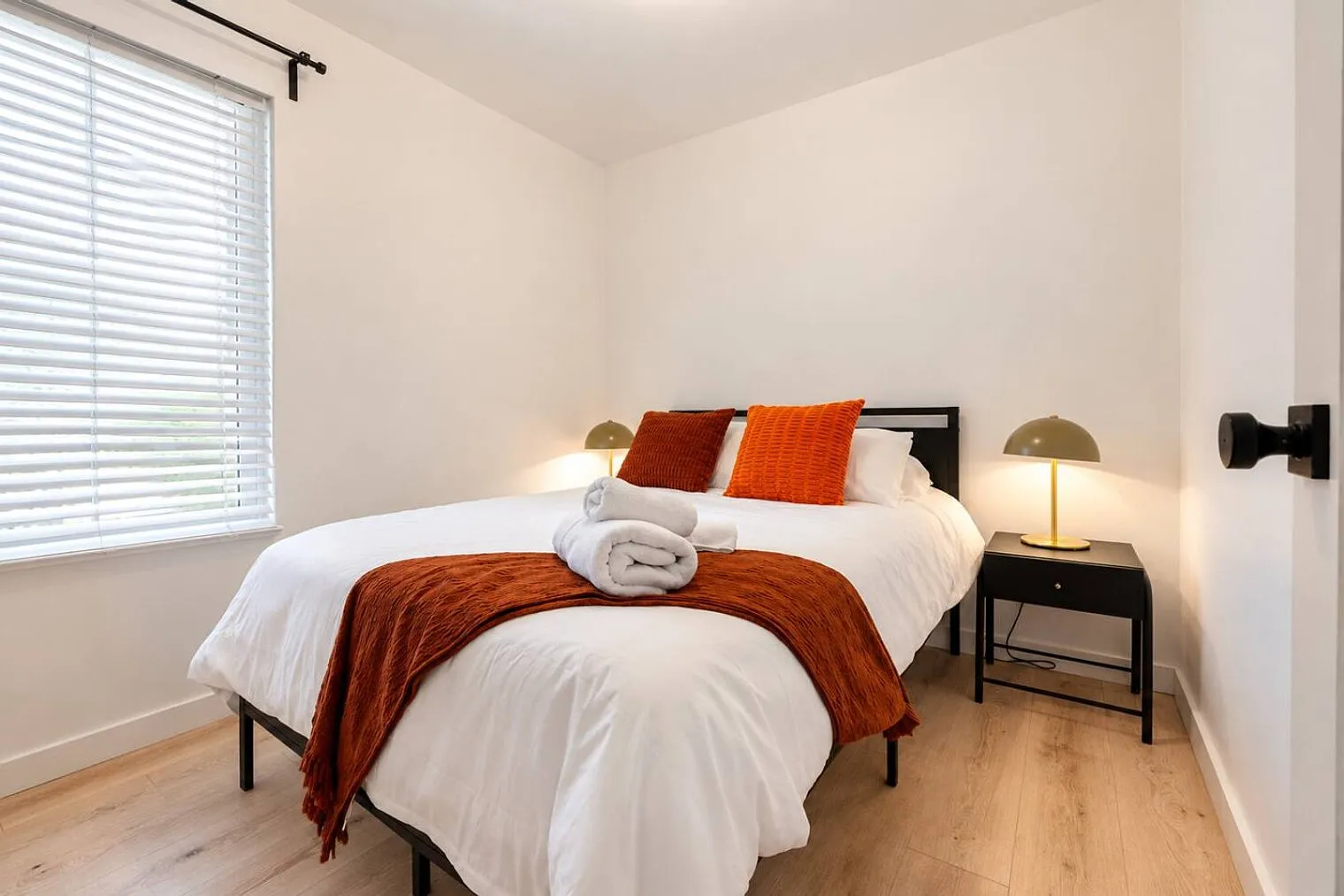 1 bed, 1.0 bath, $4,455 — Photo 2