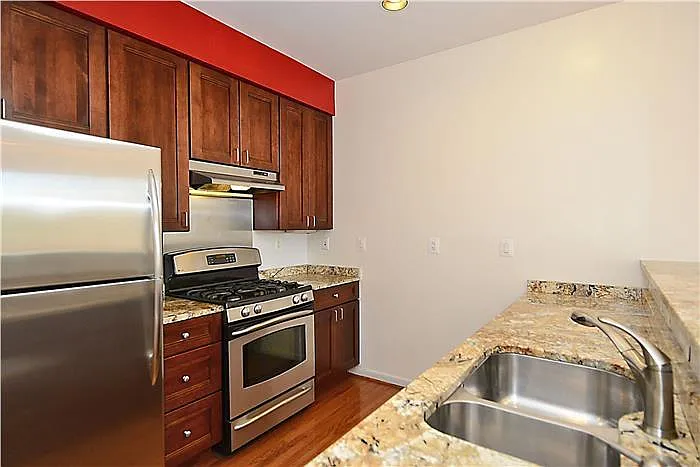 1015 H St NE #3 — Photo 6